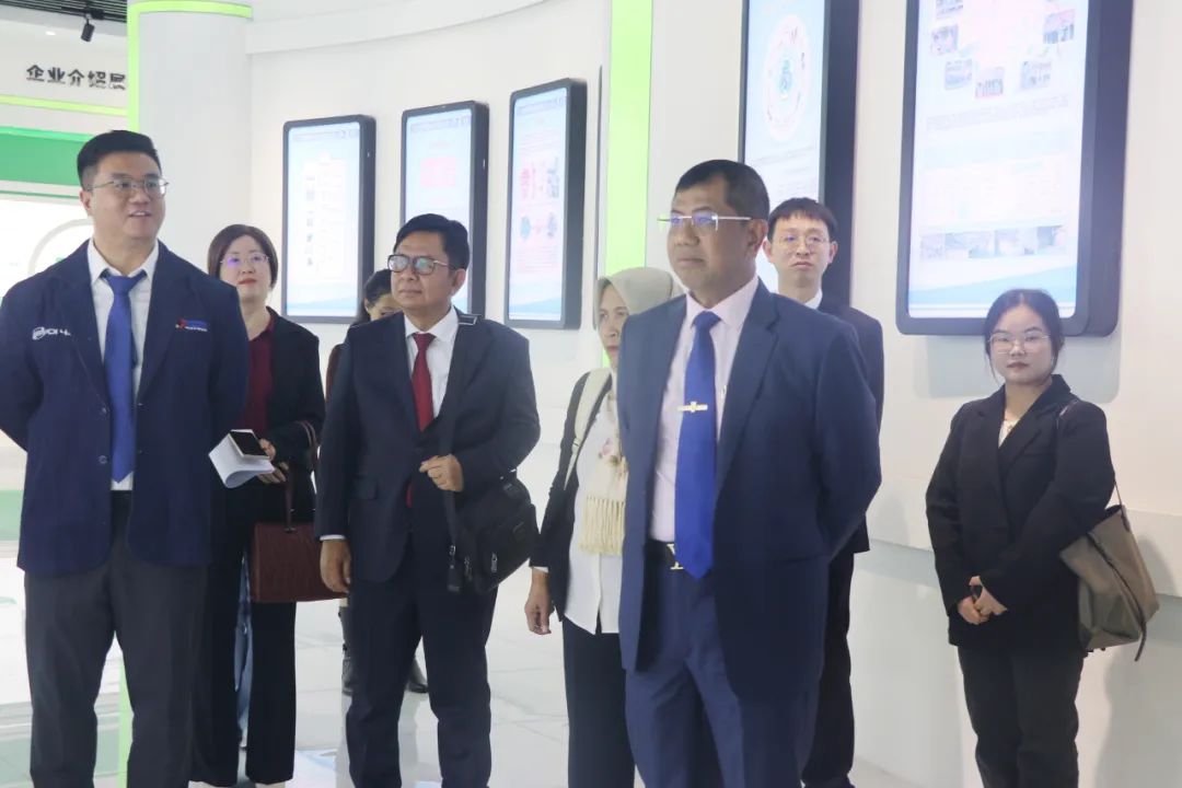 20231208-3-印尼工业部、莫罗瓦利金属工业理工学院、佛山职业技术学院莅临球速体育循环交流访问.jpg